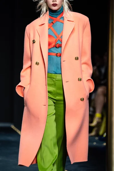 Look 69